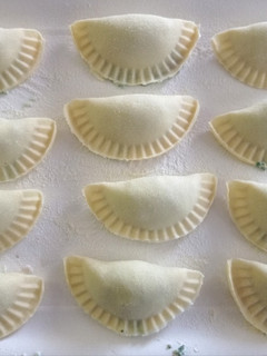 Foto di Ravioli di semola con ripieno di ricotta e bietoline