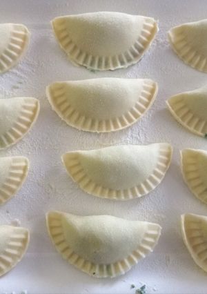 Foto di Ravioli di semola con ripieno di ricotta e bietoline