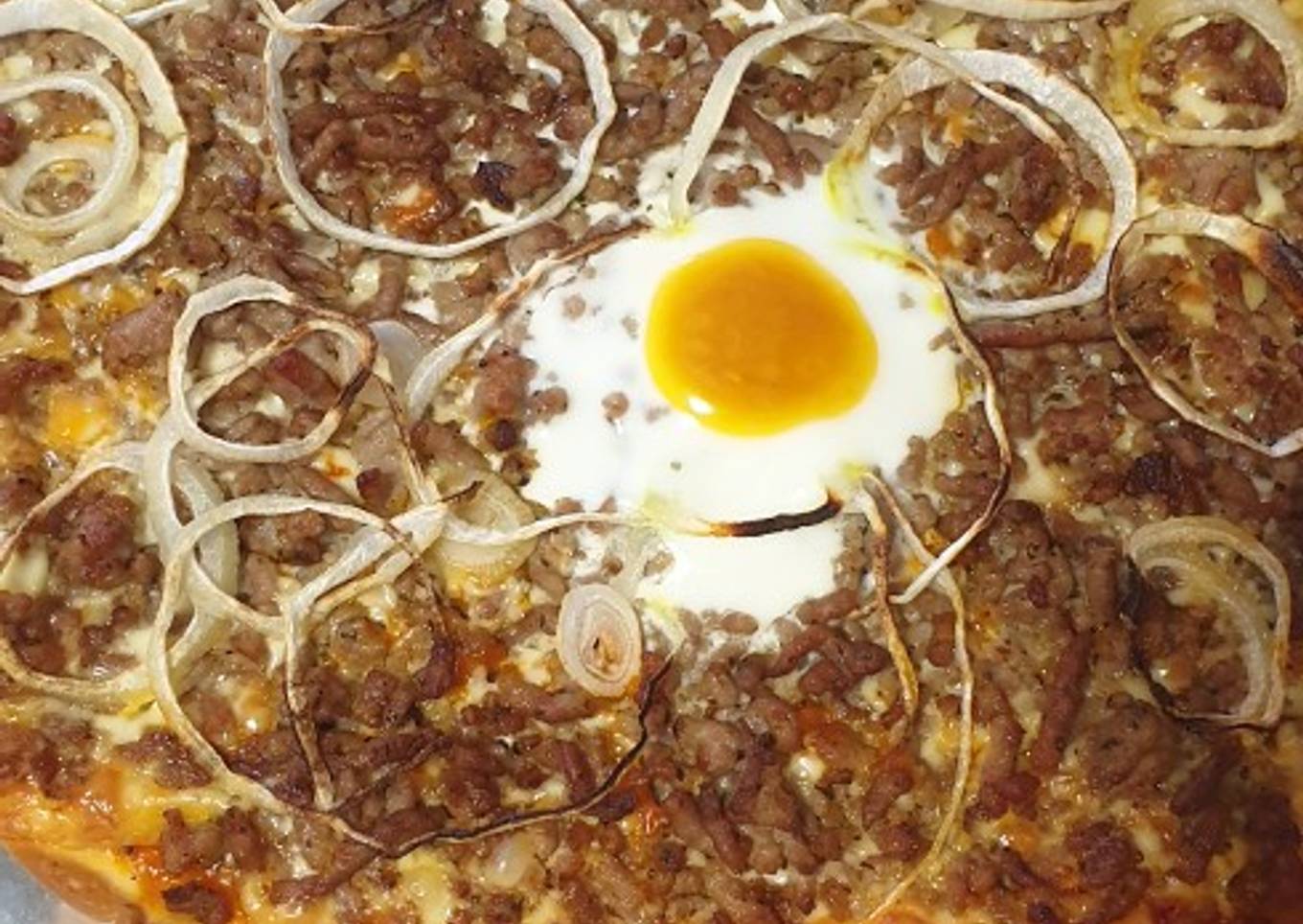 Pizza casera de carne picada