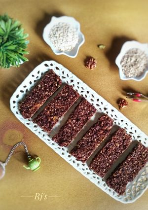 A picture of Millet Chocolate Granola Bars.