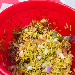 A picture of Bhel puri.