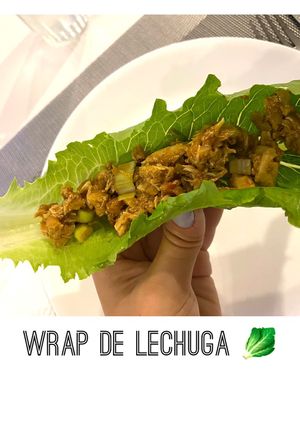 Una foto de Wrap de Lechuga y Pollo