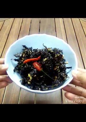 Hình của món Rong biển cháy tỏi ớt.