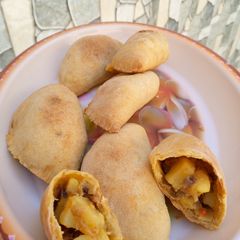 A picture of Baked meat pie.