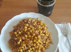 Una foto de Garbanzos con beicon