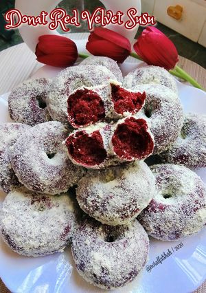 Gambar Donat Red Velvet Susu
