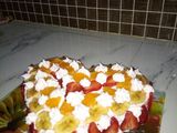 تزيين كيكة الجينواز بالفواكه
