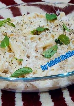 A picture of Chicken White Pasta.