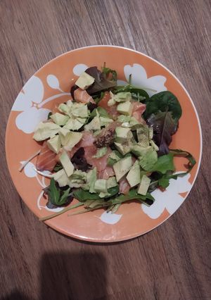 Une photo de Salade Saumon & Avocat 🥑