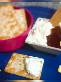 Una foto de Queso untable, con leche en polvo. Súper económico, fácil y rico