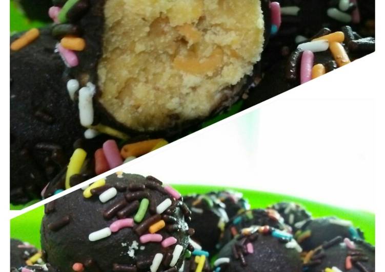 Langkah Mudah untuk Menyiapkan Bola-bola coklat / cake pop simpel yang Menggugah Selera