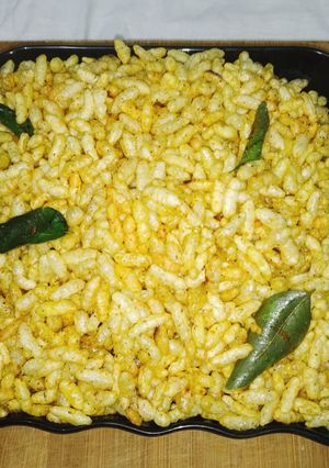 A picture of Masala puffed rice.