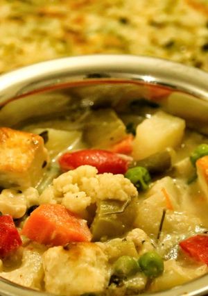 A picture of Navratan korma.