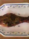 Pierna de pavo en salsa de vegetales negra