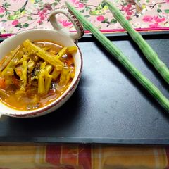 A picture of Drumstick curry.