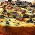 Quiche de espinacas, setas y tomates cherry