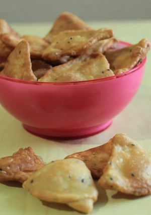 পাতি নিমকি/ নিমকি(Nimki recipe in Bengali) রেসিপির প্রধান ছবি