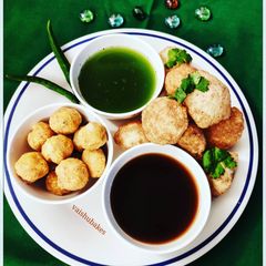 A picture of Pani Puri Chaat.
