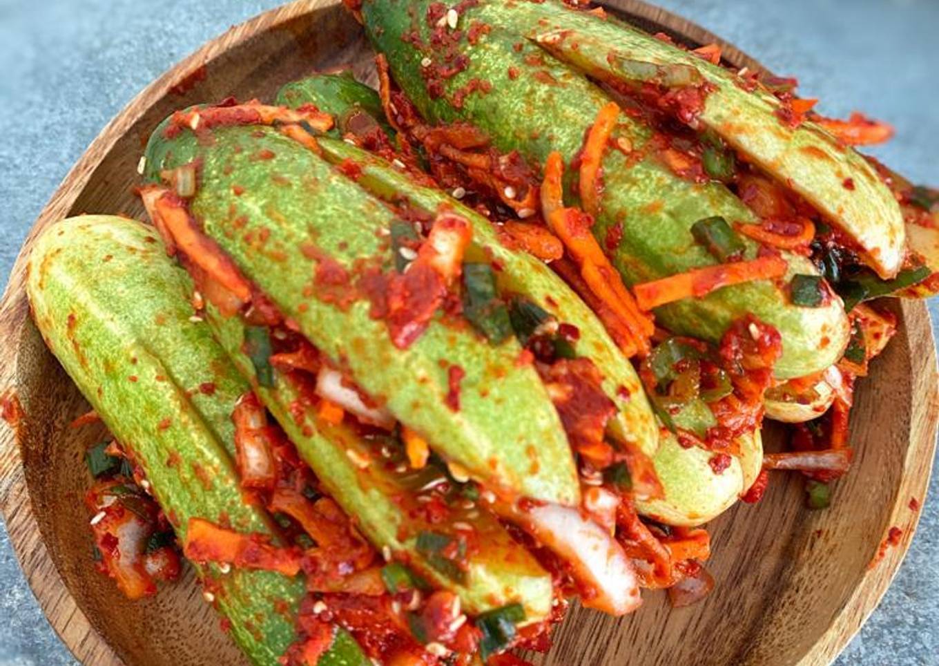 Oisobagi kimchi 오이소박이 김치 - Cucumber Kimchi