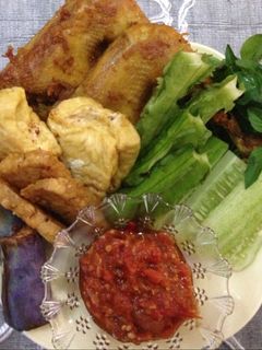 Foto resep Pecel ayam / ayam goreng