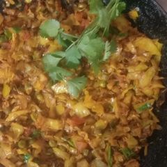 A picture of Peas cabbage vegetable.