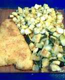 Filetes de gallo empanado y salteado de dos verduras