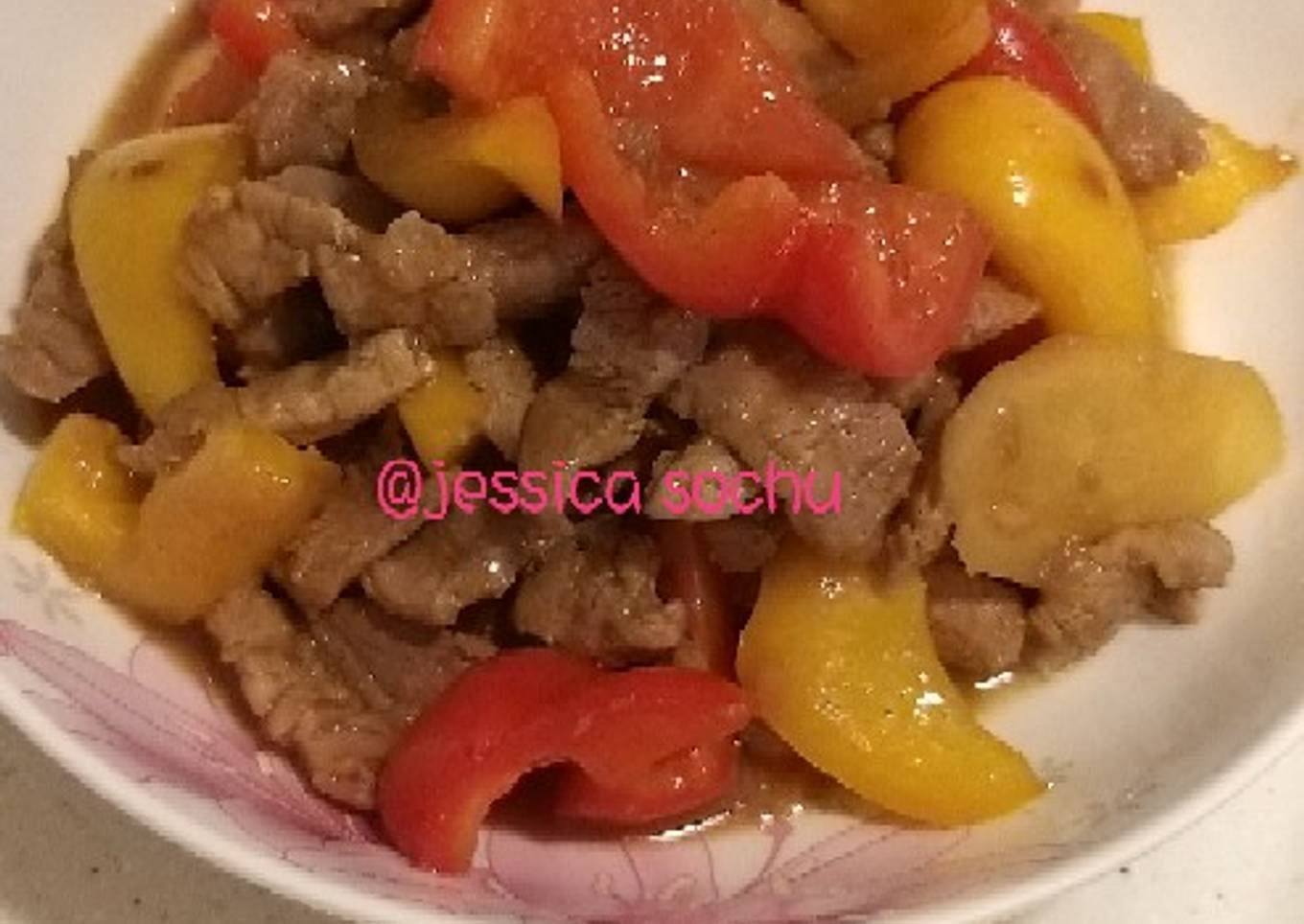 Daging oseng paprika