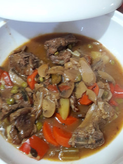 Una foto de Guiso de Carne de Cordero con Yerbas Aromáticas de mi Huerto