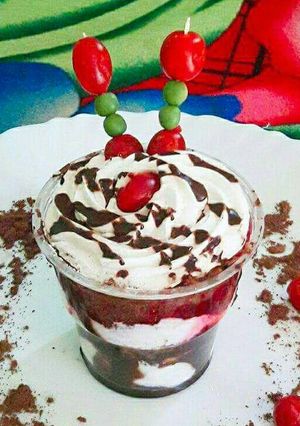 A picture of Black Forest Triffle.