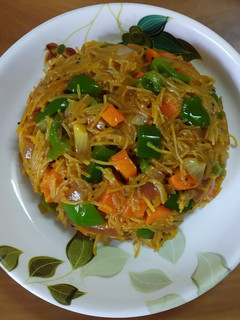 વર્મીસેલી ઉપમા (Vermicelli Upma Recipe In Gujarati) રેસીપી મુખ્ય ફોટો