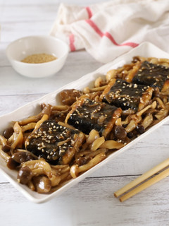 菇菇海苔豆腐燒(素食) 的食譜成品照片