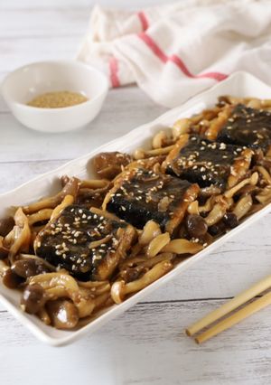 菇菇海苔豆腐燒(素食) 的食譜成品照片