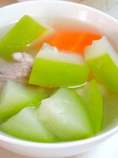 蒲瓜排骨湯 簡單夏日湯品 的食譜成品照片