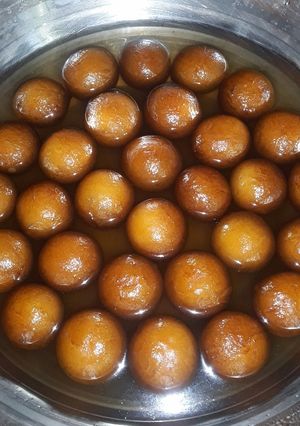 गुलाब जामुन (gulab jamun recipe in Hindi) रेसिपी मुख्य फोटो