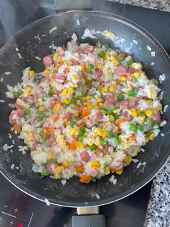 Una foto de Arroz tres delicias