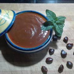 A picture of Imlii aur snooth (سونٹھ)ki Chutney.