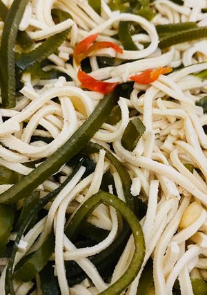 涼拌海帶干絲/ 的食譜成品照片