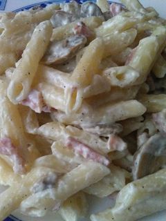 Una foto de Macarrones a la carbonara
