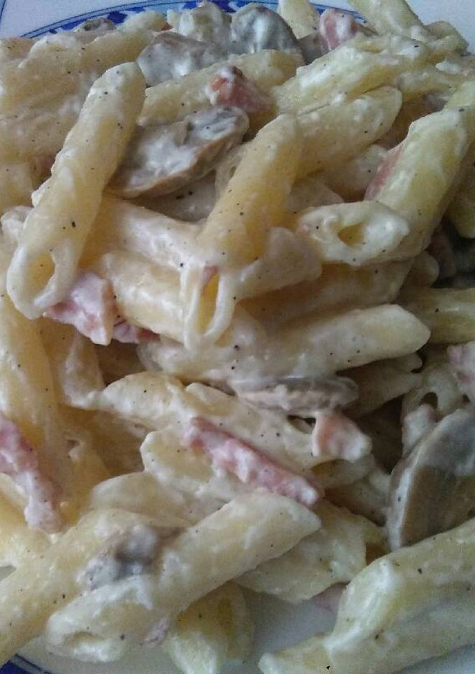 Una foto de Macarrones a la carbonara