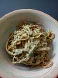 Spaghetti verde con pollo.ॐ