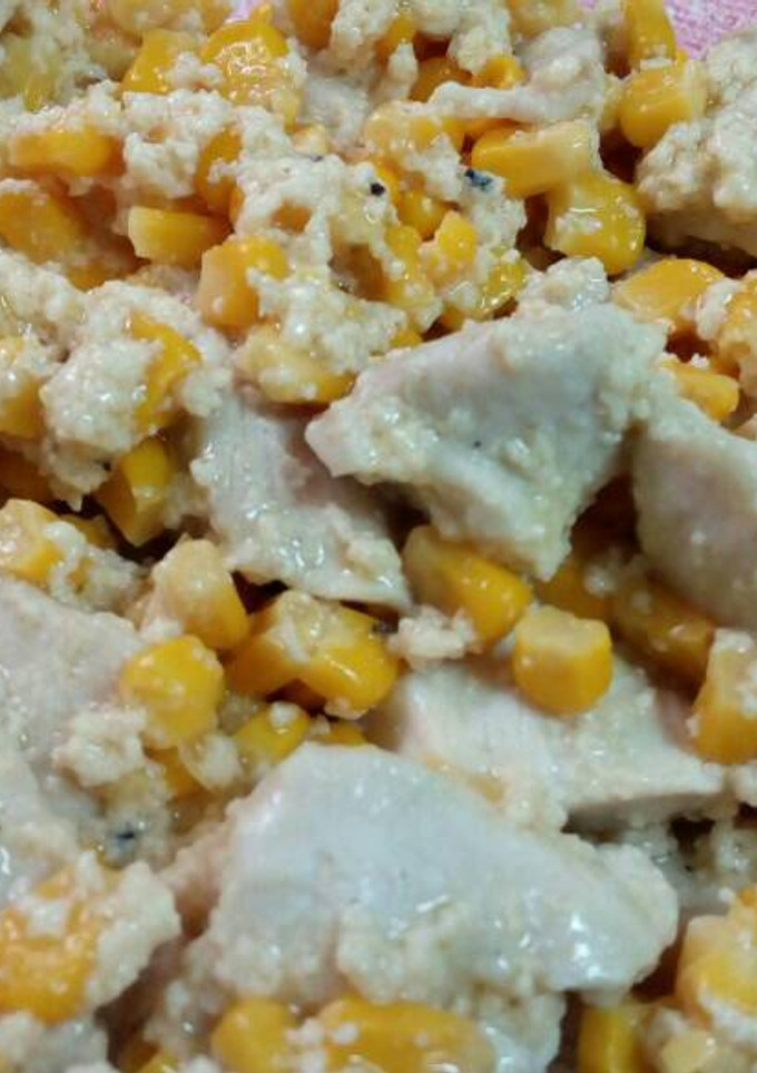 Una foto de Pollo con maíz y nata