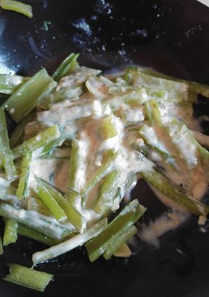 Una foto de Borraja con salsa de sésamo