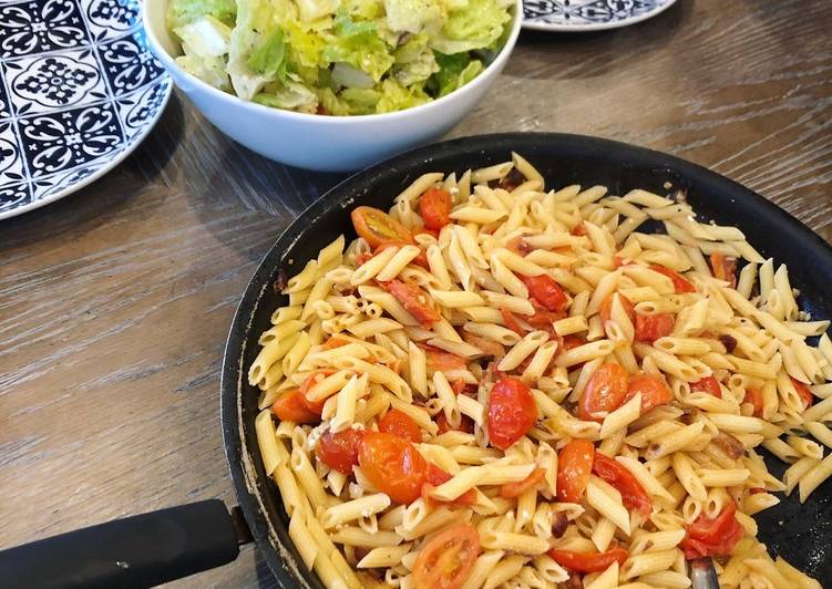 Pasta with Cherry Tomato Date Sauce