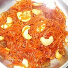 A picture of சேமியா கேசரி.