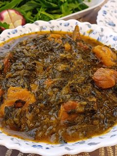 عکسی از دستور خورش آلو اسفناج