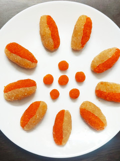 தேங்காய் ஆரஞ்சு ரோல்ஸ் (Cocount orange rolls) செய்முறை முக்கிய புகைப்படம்