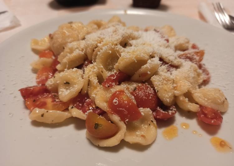 Insalata di pasta alla mediterranea