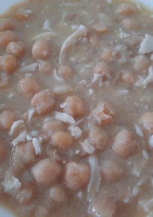 Una foto de Garbanzos en salsa