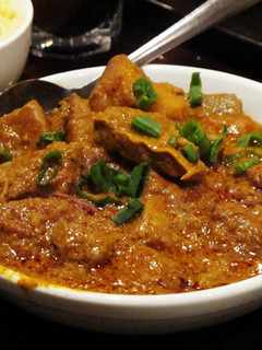 Una foto de Carne al curry con verduras