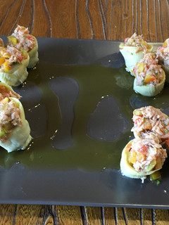 Una foto de Corazones de alcachofa rellenos de atún y tomate